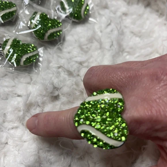 Rings NWT heart shape pack of 12, sold As Is, green rhinestones, Resell! - Picture 3 of 7